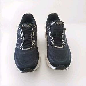 New Balance Fresh Foam 680 v8 Women 8.5 Wide Running Shoe Black Silver